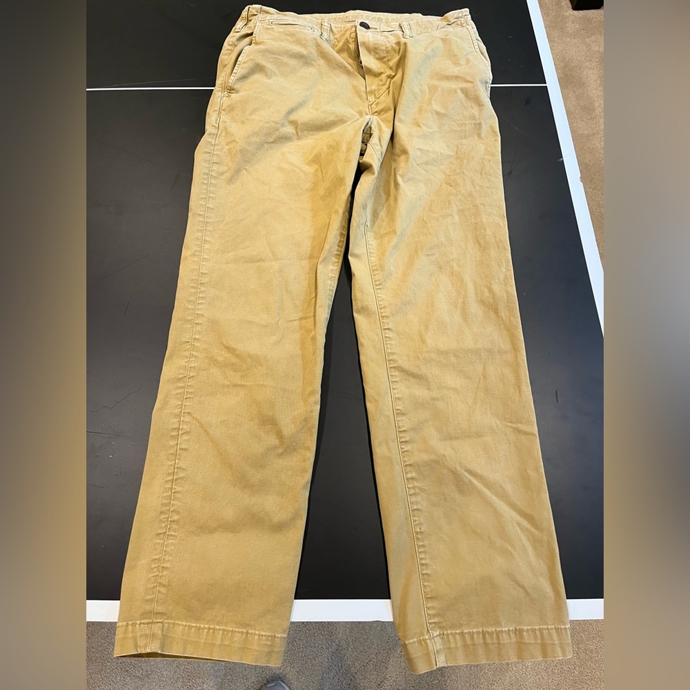 American Eagle Men’s Khakis